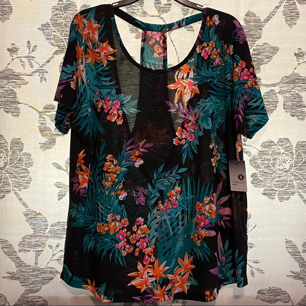 Xersion Tropical Colorful Top